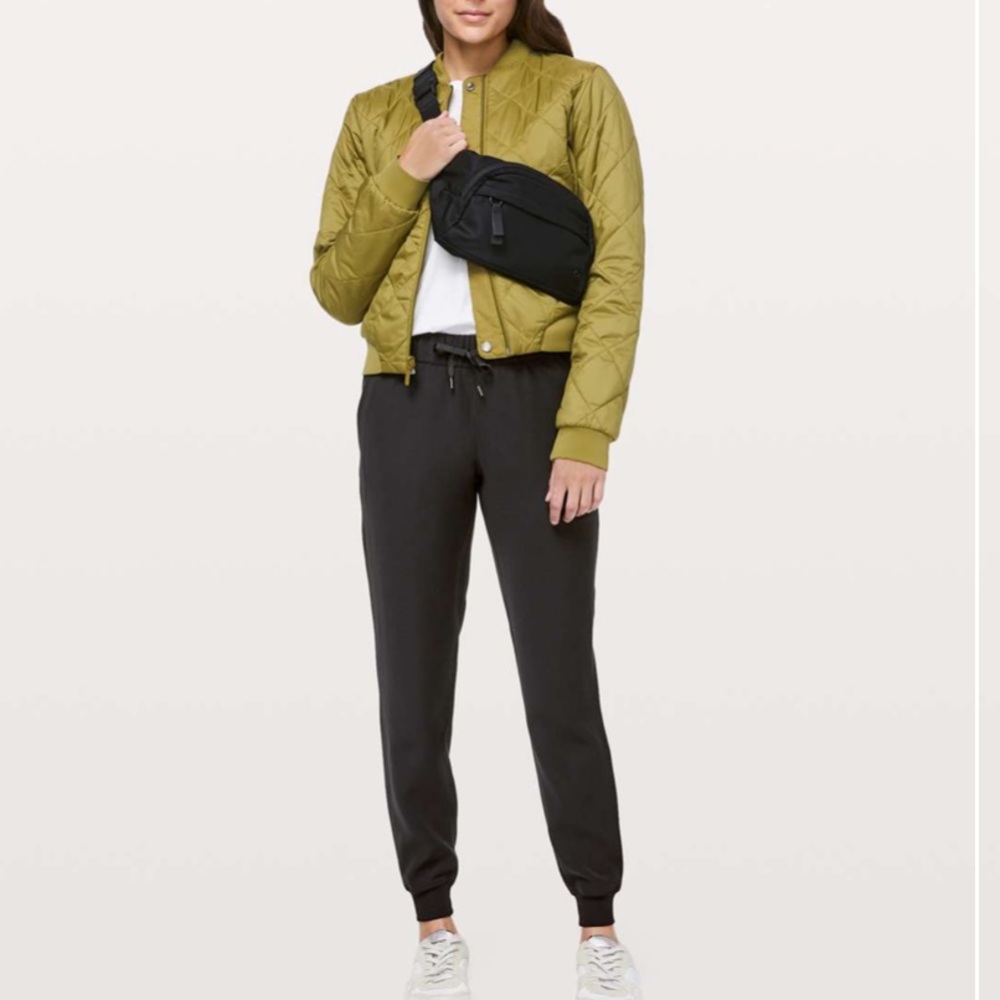 Lululemon On the Fly Jogger 7/8 *Woven